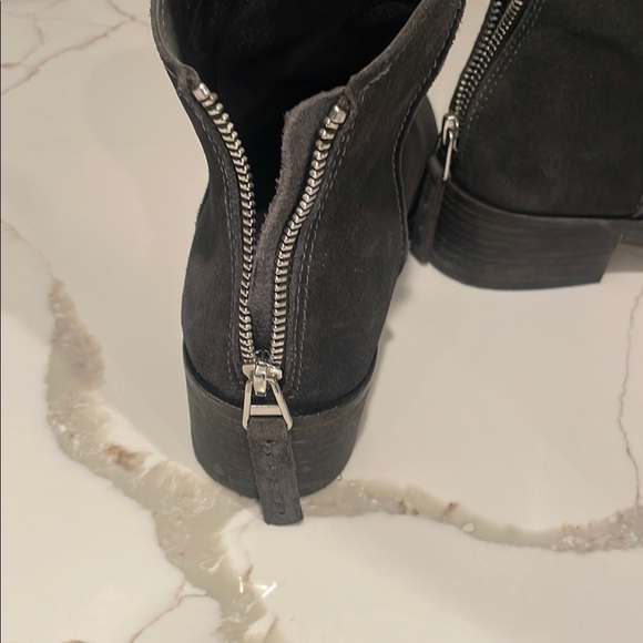 Black Ankle Boots with Slip-On Style Soft Material and Low Heel - Picture 3 of 4